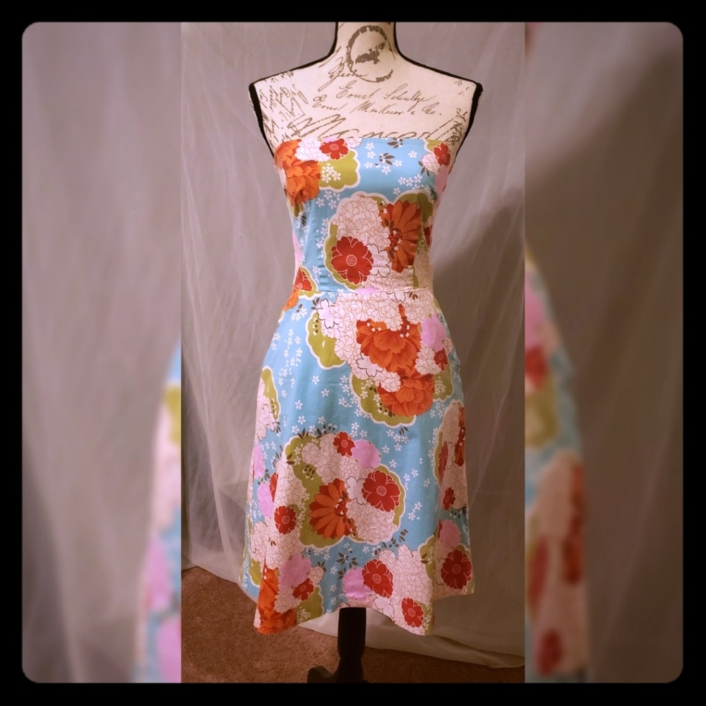Vintage style strapless dress